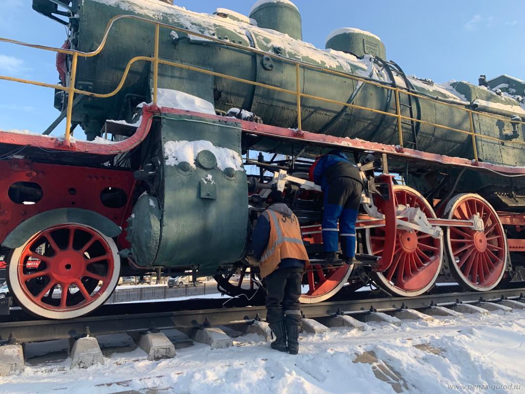 Кунгур паровоз. Паровоз-памятник Су 213-89 Пенза. Пассажирский паровоз Су 213 — 89 Пенза. Паровоз Пенза памятник. Паровоз в Пензе на Луначарского.